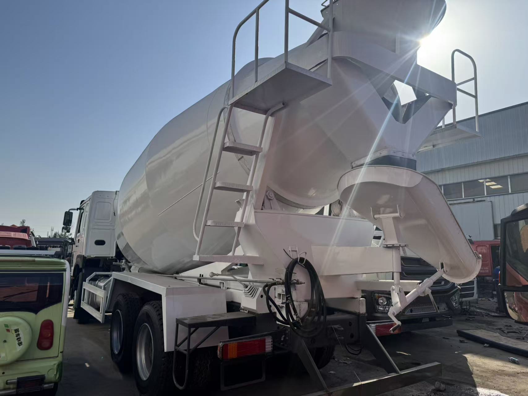 Howo NX Concrete Mixer Truck