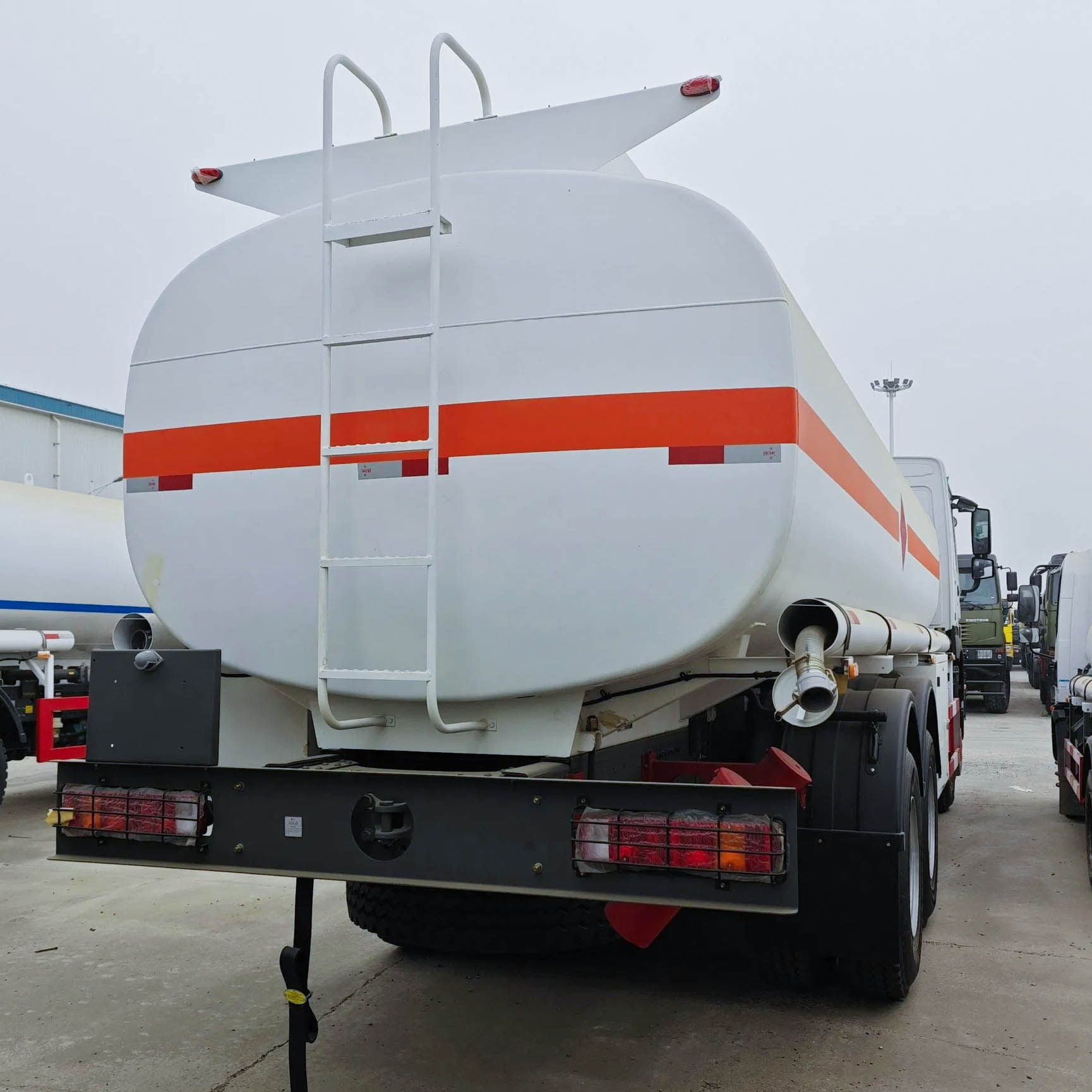 Howo 8X4 Fuel Tank Truck