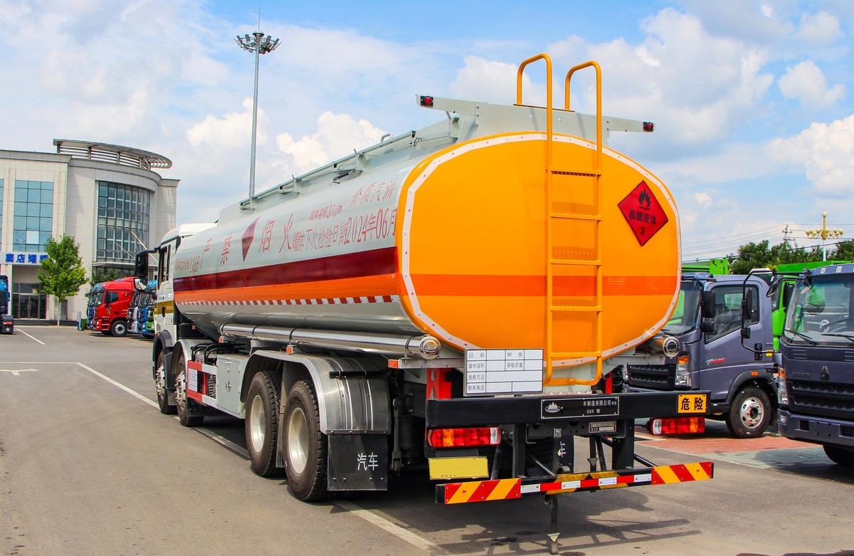 howo fuel tank truck