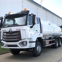 Camion rezervor de combustibil Howo NX