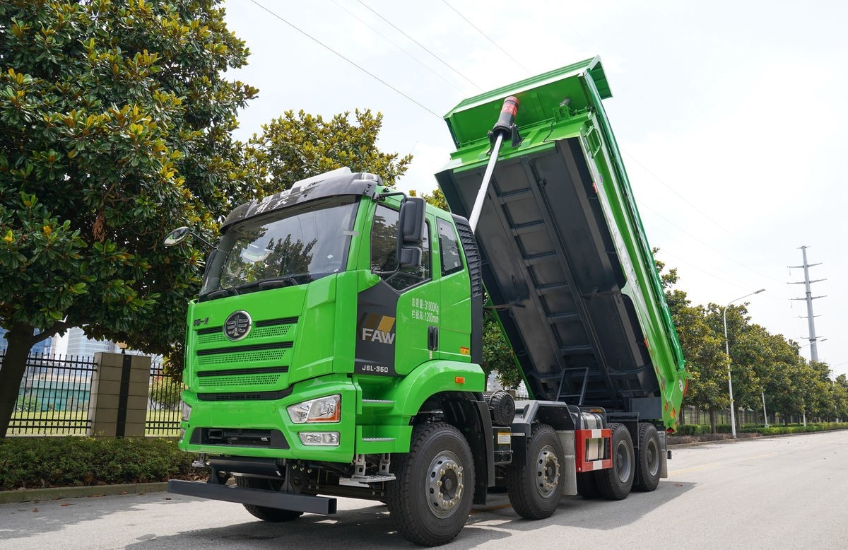 FAW J6L 8x4 350hp Dump Truck