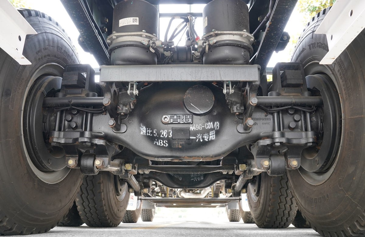 FAW J6L 8x4 350hp Dump Truck