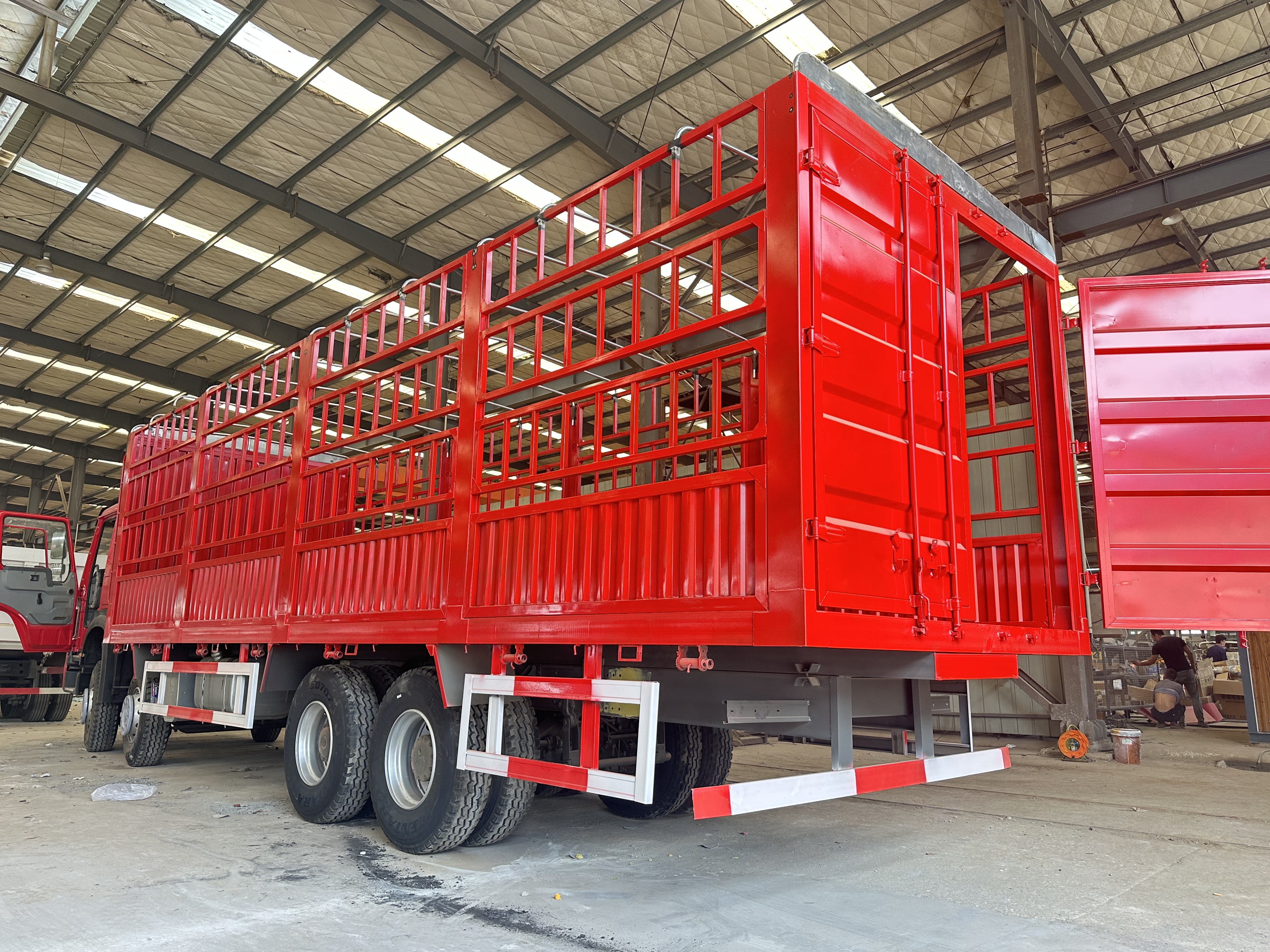 Howo 380hp 8x4 Cargo Truck