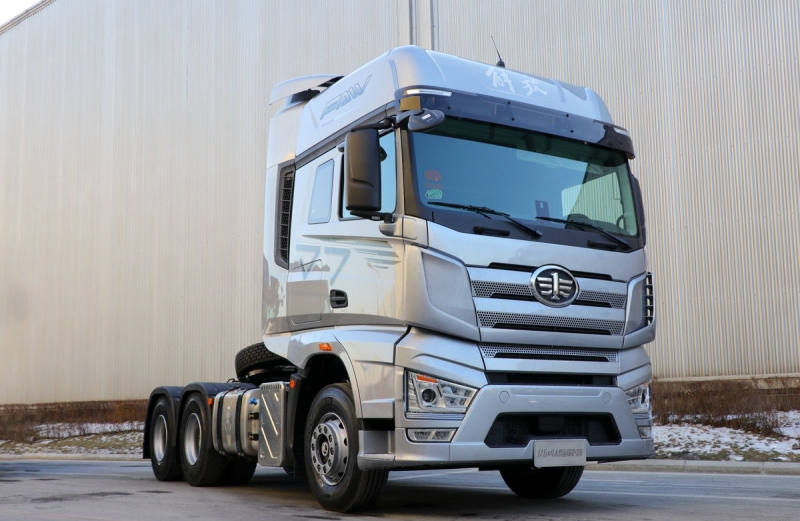 FAW J7 560hp 6X4 Tractor Truck