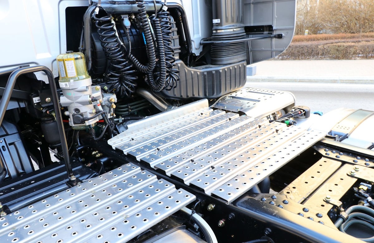 FAW J7 Tractor Truck