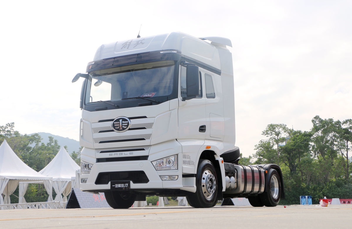 FAW J7 Tractor Truck