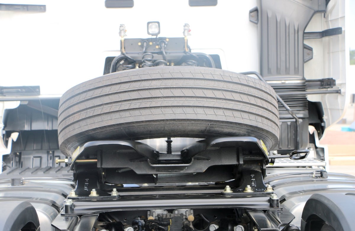 FAW J7 550hp 4X2 Tractor Truck