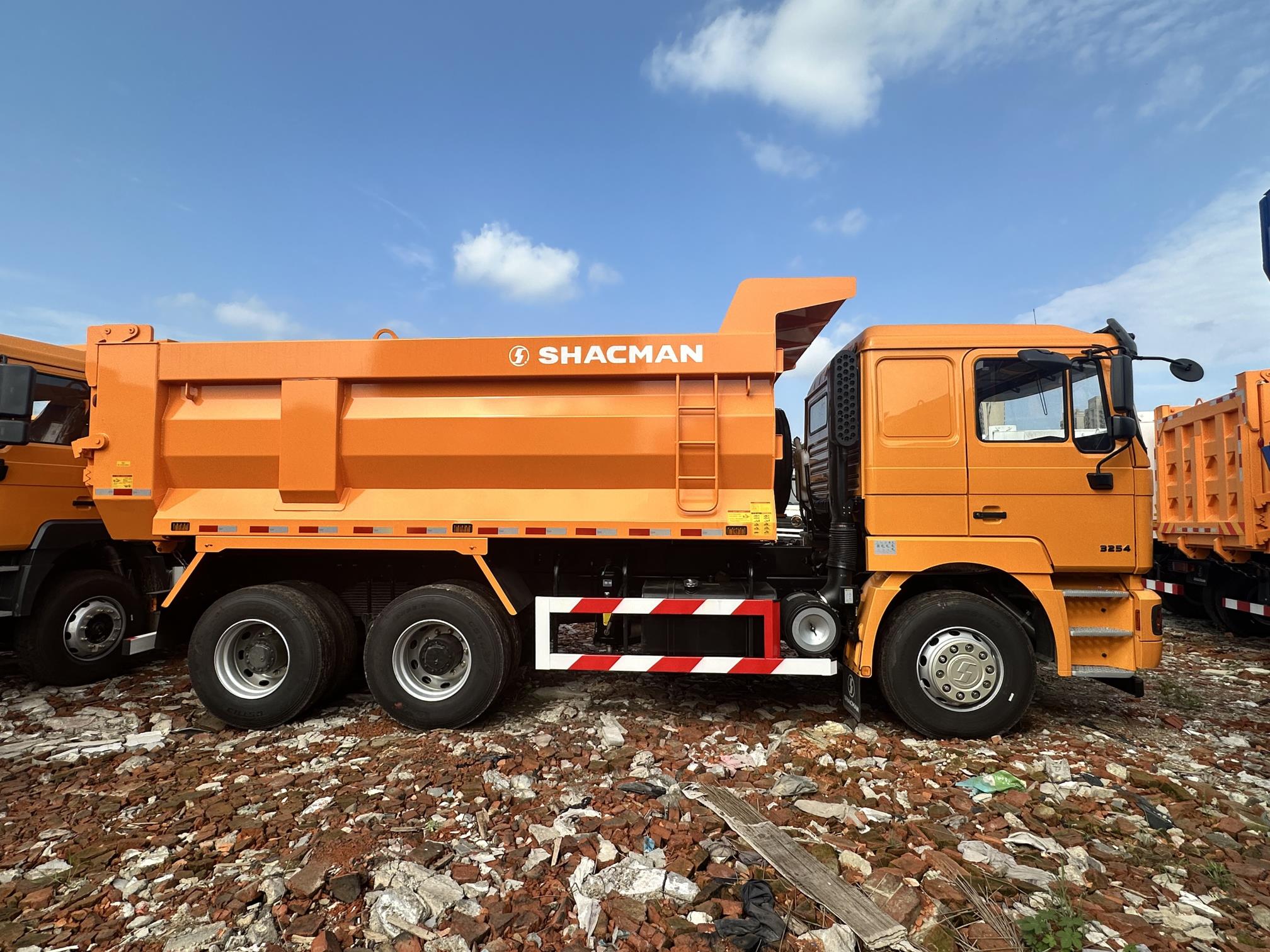 Shacman F2000 6x4 Dump Truck