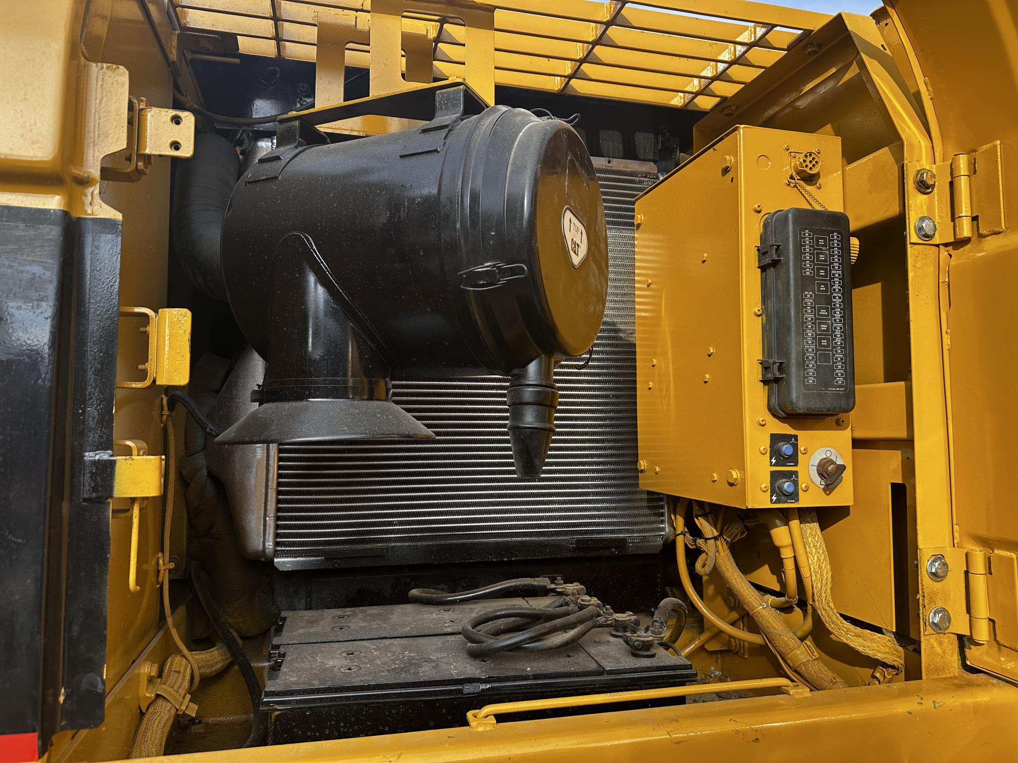 CAT 320D2 Excavator