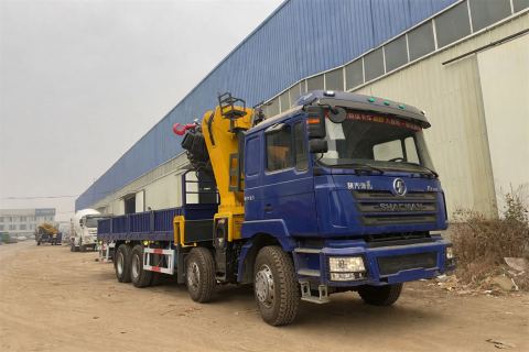 How Shacman F3000 8x4 Crane Truck Optimizes Heavy Lifting Logistics
