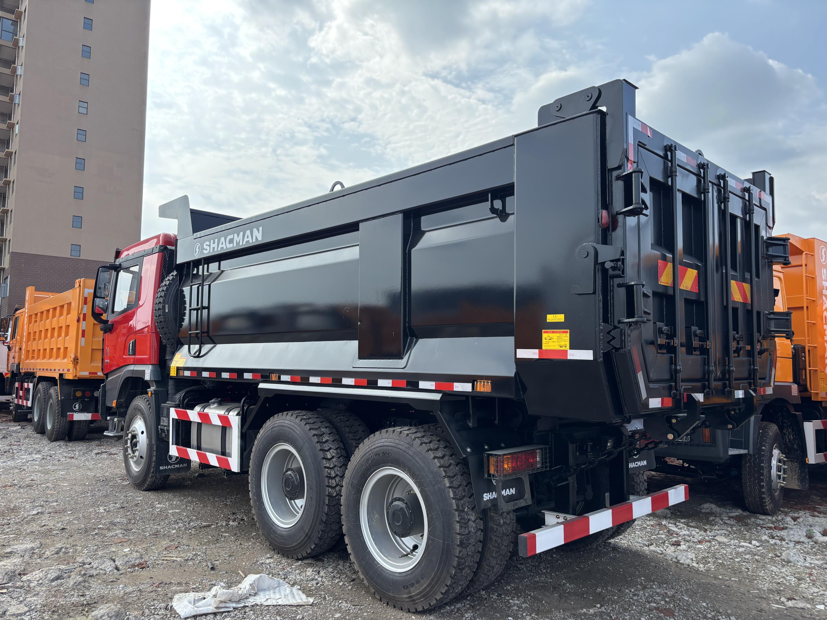 Shacman X5000 Dump Truck