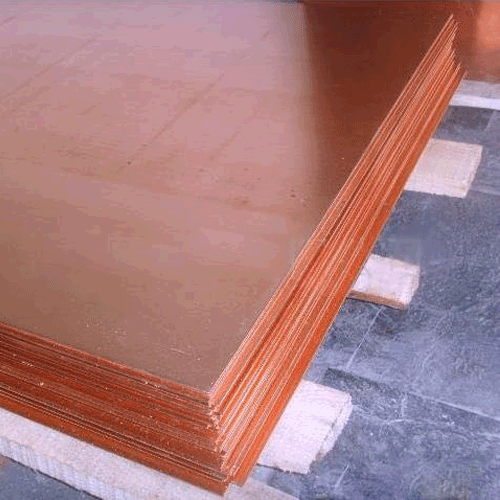 薄くて厚いスタンプ正方形の固体銅シート