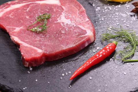 What is the difference between synthetic steak, whole cut steak and raw cut steak? How to tell?