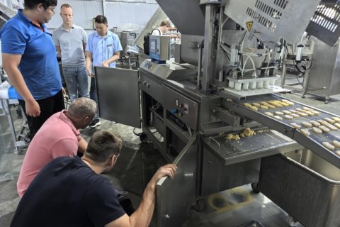 Dutch Customers Test Food Forming Machine at Henco Machinery