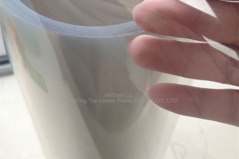 Feuille thermoformée en polyester transparent