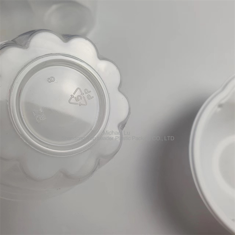 Hochtransparenter PP-Becher aus Neumaterial in Lebensmittelqualität