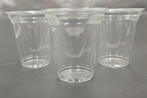 Engångs plast PET kallvattenkopp