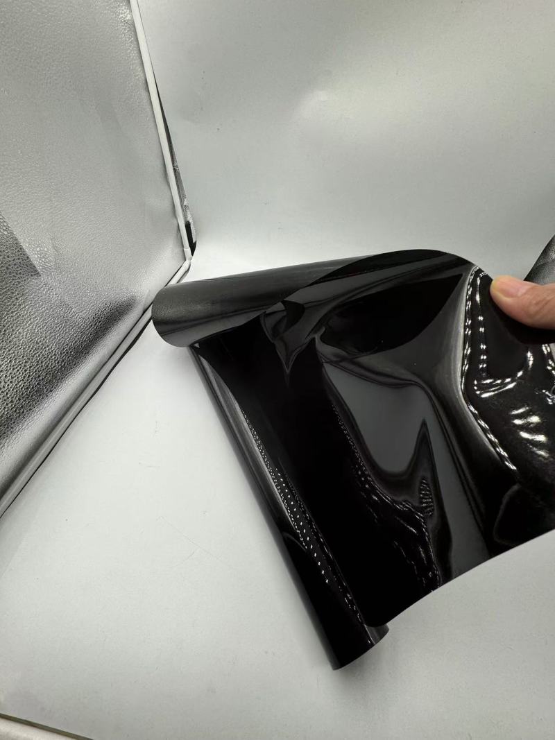 TL-PET-184 Uporaba črnega PET v elektronskih komponentah, odpornih na visoke temperature, izolacijo in toplotno izolacijo