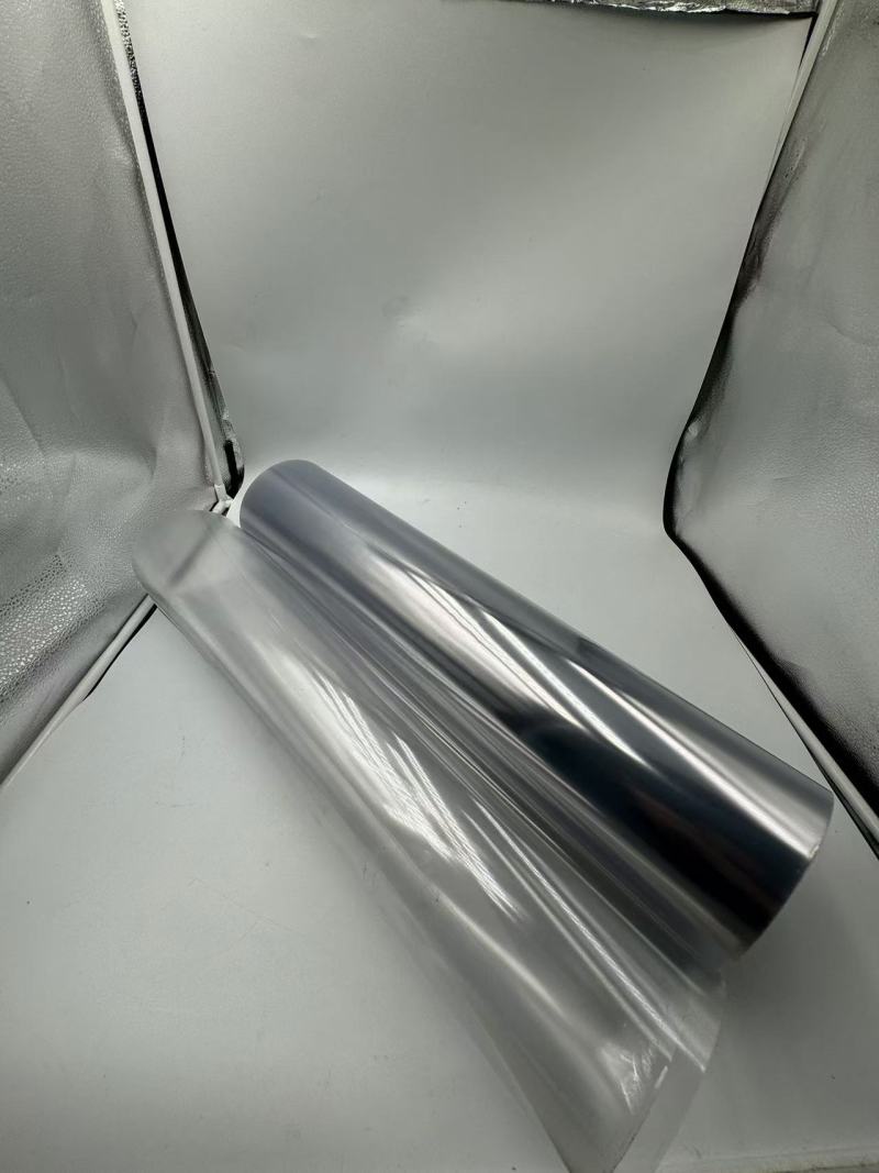 TL-PVC-0080 Application d'un film PVC transparent comme couche protectrice dans un composite en tôle d'acier Introduction