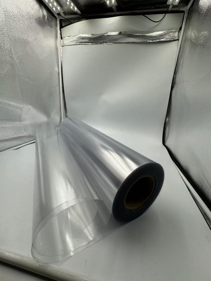 TL-PVC-0080 Application d'un film PVC transparent comme couche protectrice dans un composite en tôle d'acier Introduction