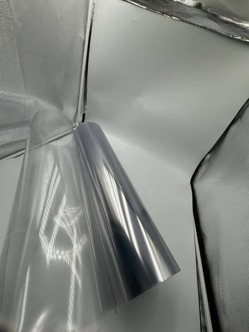 TL-PVC-0080 Application d'un film PVC transparent comme couche protectrice dans un composite en tôle d'acier Introduction