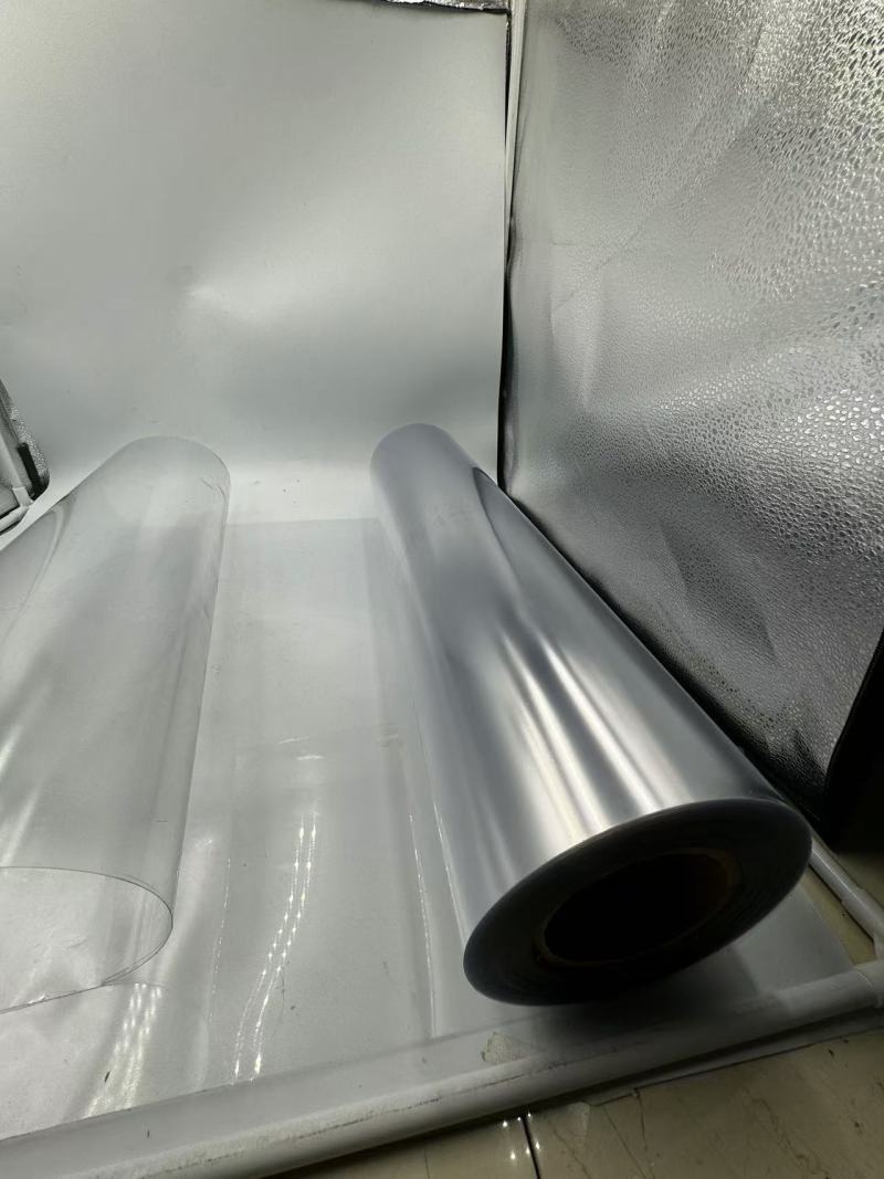 TL-PVC-0080 Application d'un film PVC transparent comme couche protectrice dans un composite en tôle d'acier Introduction