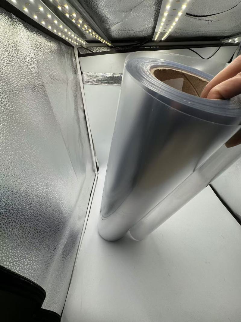 TL-PVC-0080 Application d'un film PVC transparent comme couche protectrice dans un composite en tôle d'acier Introduction