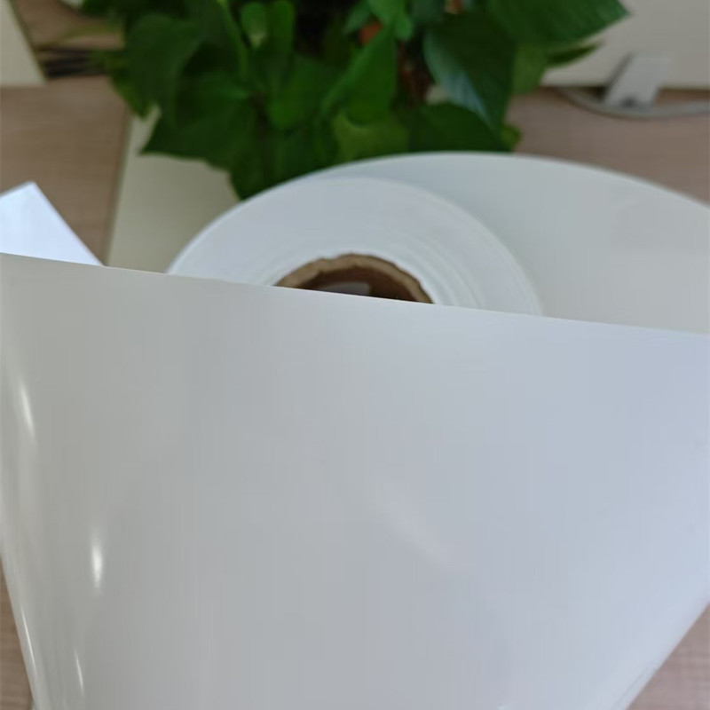 Feuille rigide en PVC blanc pour produits thermoformés