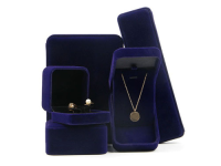 529 L'application du film de flocage PS noir dans les emballages haut de gamme de cadeaux et de cosmétiques