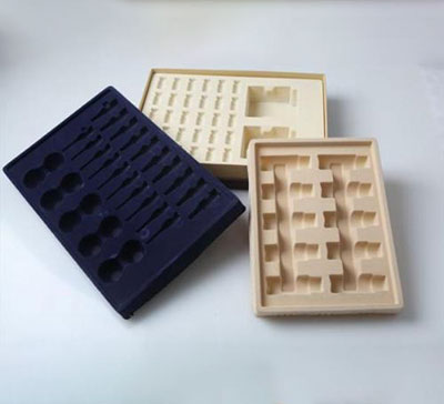 529 L'application du film de flocage PS noir dans les emballages haut de gamme de cadeaux et de cosmétiques