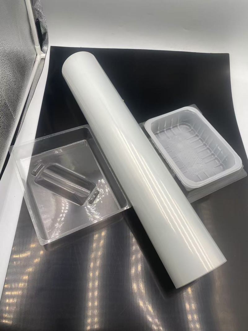 Film PP haute transparence 353PP utilisé dans l'emballage sous blister de produits alimentaires et autres produits de base