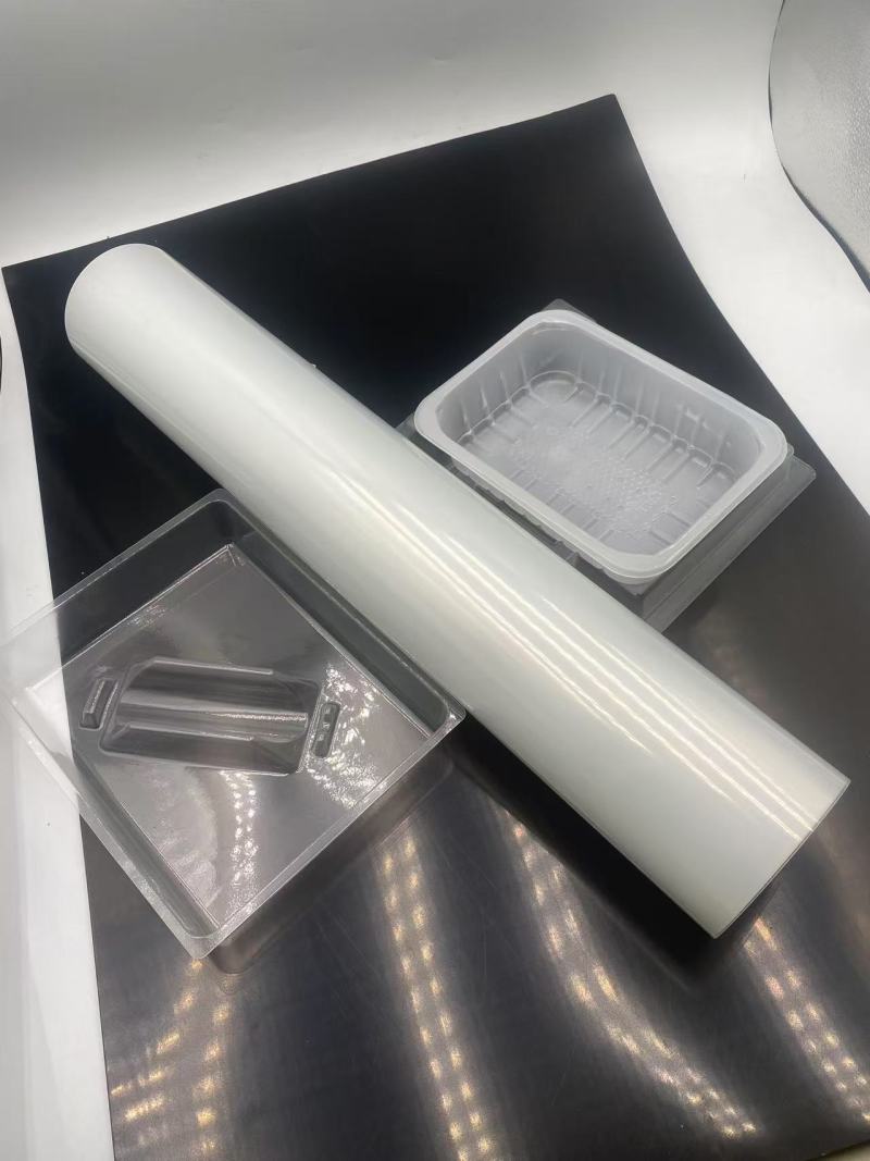 Film PP haute transparence 353PP utilisé dans l'emballage sous blister de produits alimentaires et autres produits de base