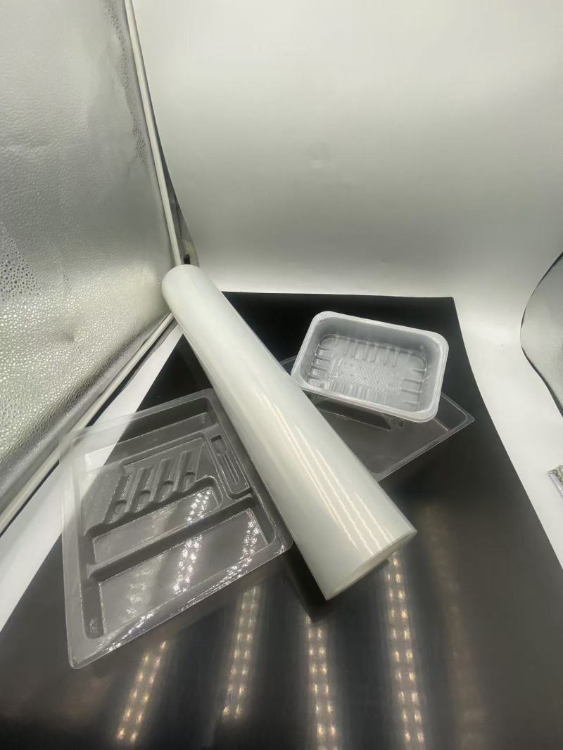 Film PP haute transparence 353PP utilisé dans l'emballage sous blister de produits alimentaires et autres produits de base