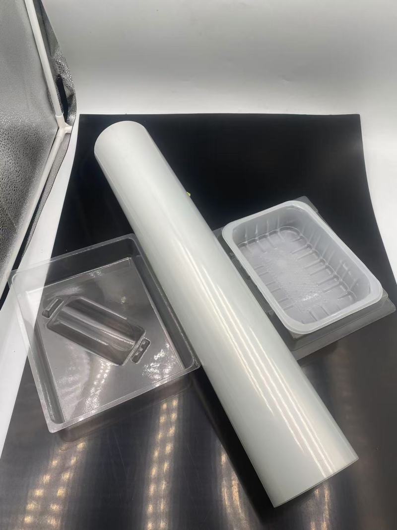 Film PP haute transparence 353PP utilisé dans l'emballage sous blister de produits alimentaires et autres produits de base