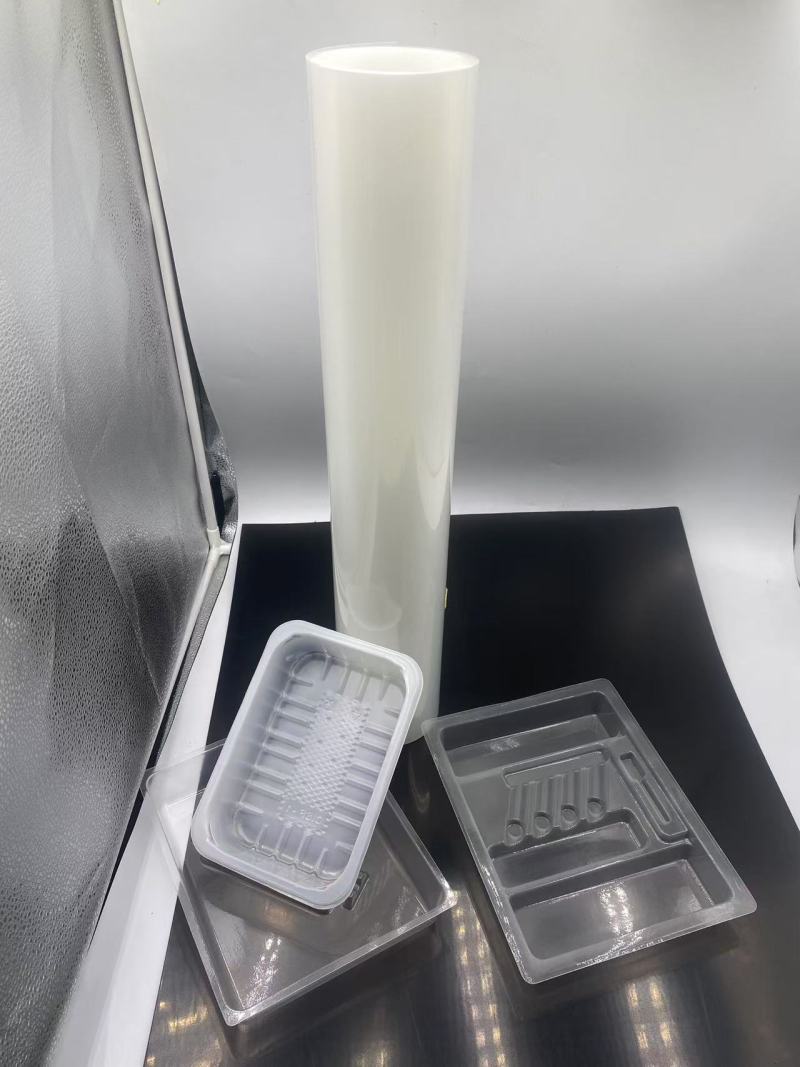 Film PP haute transparence 353PP utilisé dans l'emballage sous blister de produits alimentaires et autres produits de base