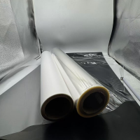 La aplicación de película BOPP transparente, película mate y película blanca perlada en varios