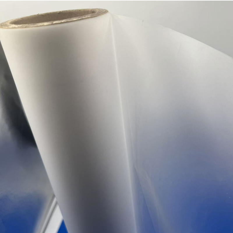 Protección brillante: el versátil mundo del BOPP blanco perla en envases