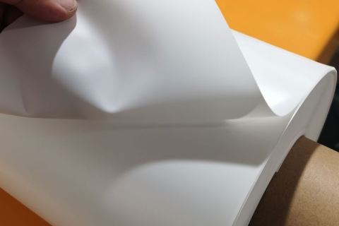 Films couleur PEVA : caractéristiques et applications d'emballage polyvalentes