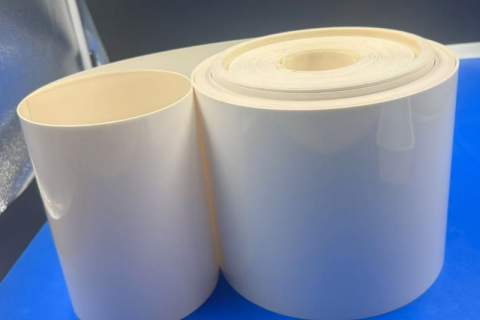 Película de PVC azul cobalto: propiedades y aplicaciones en blísters farmacéuticos y diseño de interiores