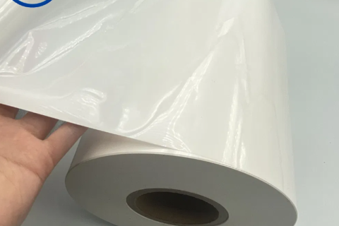 Rola toplotno varilne folije za hišne ljubljenčke v beli barvi za hrano