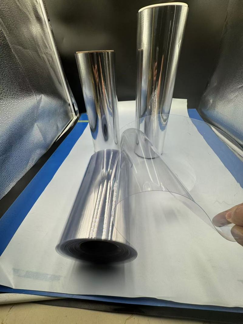 Izjemne lastnosti in vsestranska uporaba prozorne trde PVC folije v embalaži