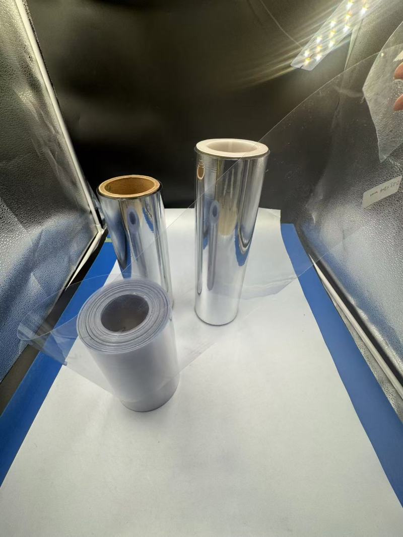 Izjemne lastnosti in vsestranska uporaba prozorne trde PVC folije v embalaži