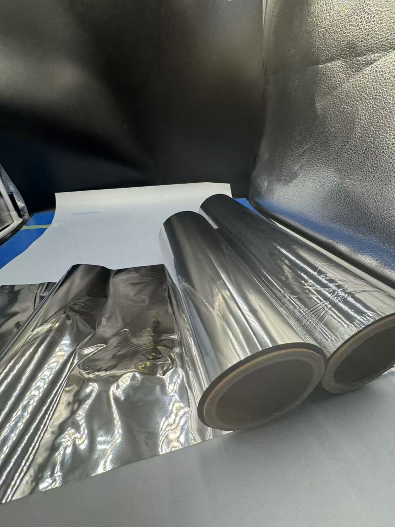 Les propriétés remarquables et les applications polyvalentes du film métallisé PET dans l'emballage