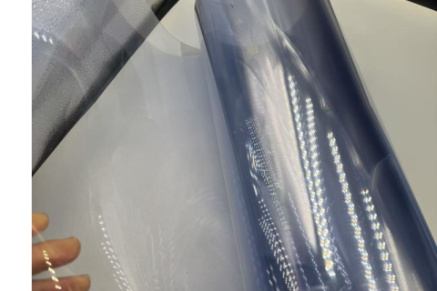 Propiedades y aplicaciones de la película de PVC transparente en envases blíster industriales y de alimentos