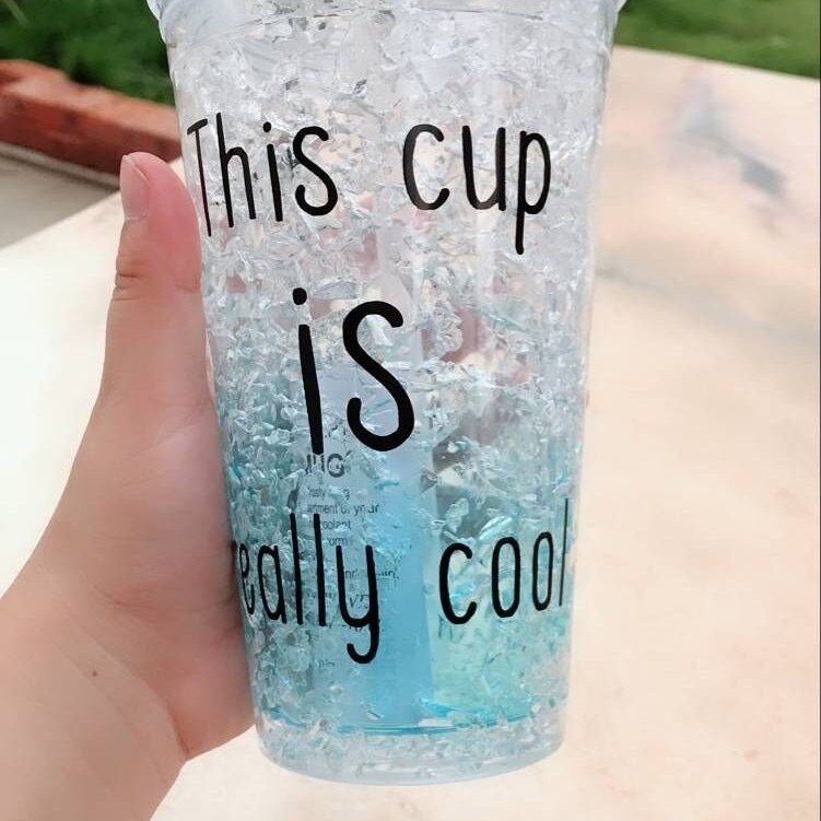 Lastnosti in uporaba prozorne PET folije v blister embalaži namiznega pribora