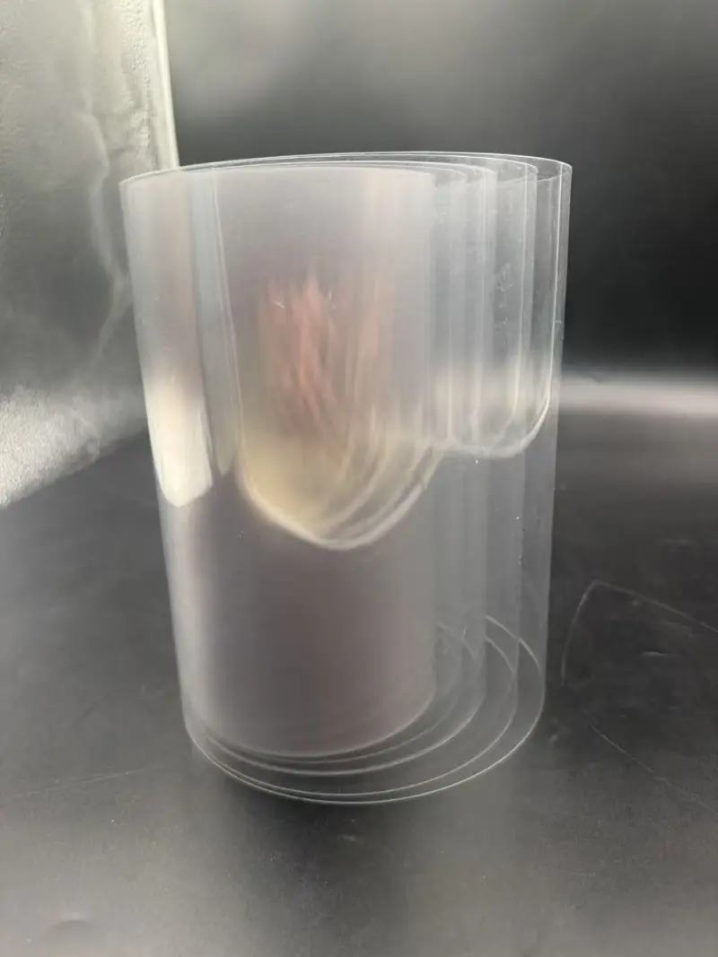 Eigenschappen en toepassingen van transparante PVC/PE-composietfolie in blisterverpakkingen voor vloeibare aromaten, farmaceutische producten en voedingsvloeistoffen