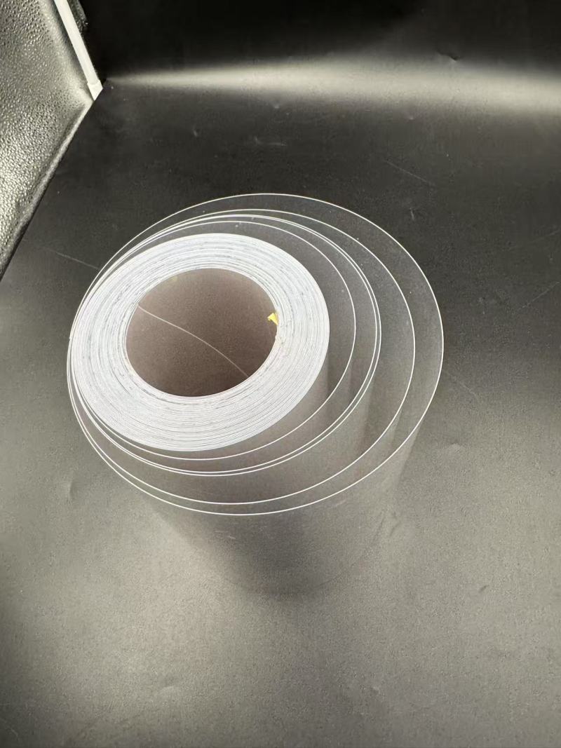 Propriétés et applications du film composite PVC/PE transparent dans les emballages blister pour liquides aromatiques, pharmaceutiques et nutritionnels