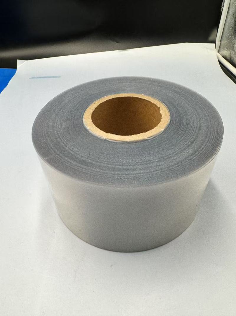 Prozorna PVC/PVDC folija: Značilnosti in uporaba v živilski in farmacevtski embalaži