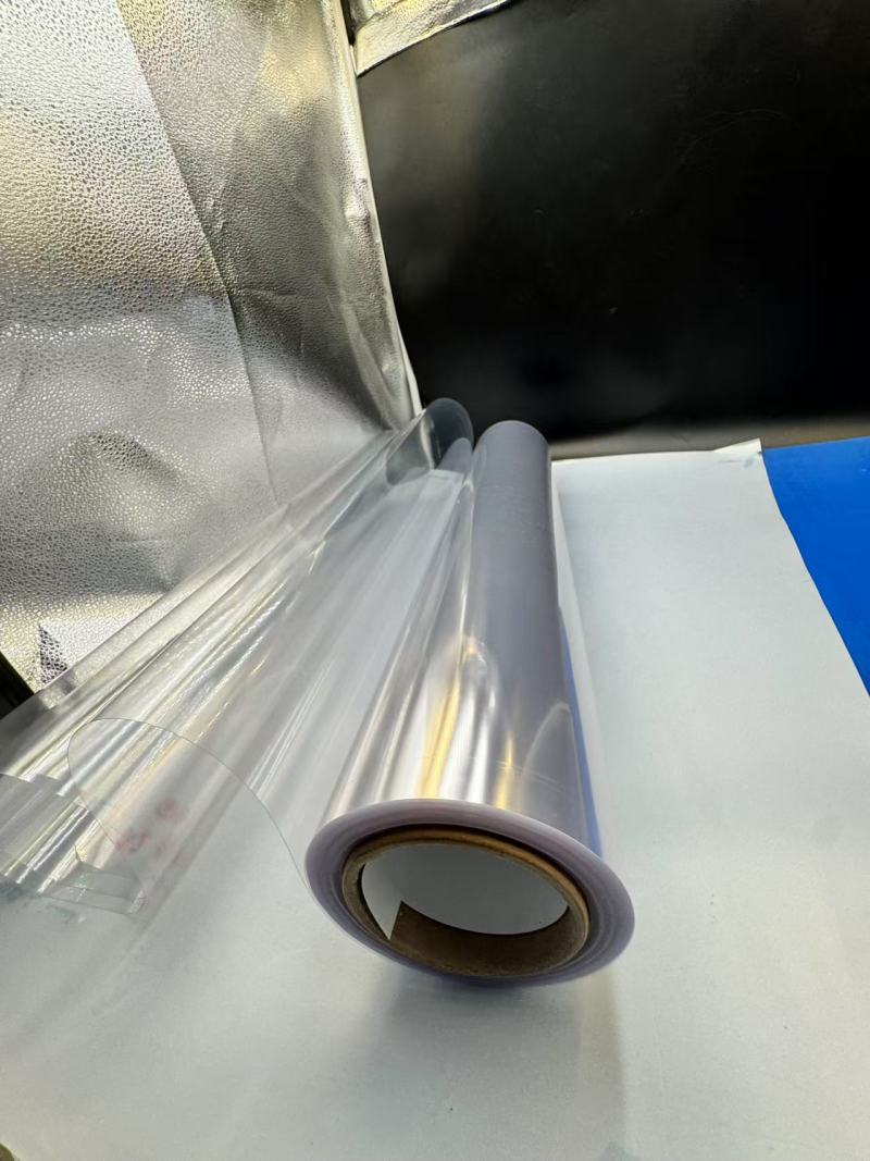Las propiedades versátiles y aplicaciones de la película de PVC transparente en envases blíster y más allá