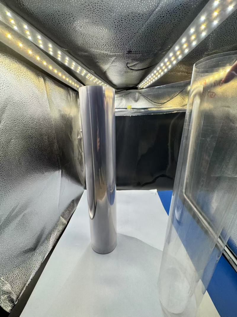 Las propiedades versátiles y aplicaciones de la película de PVC transparente en envases blíster y más allá